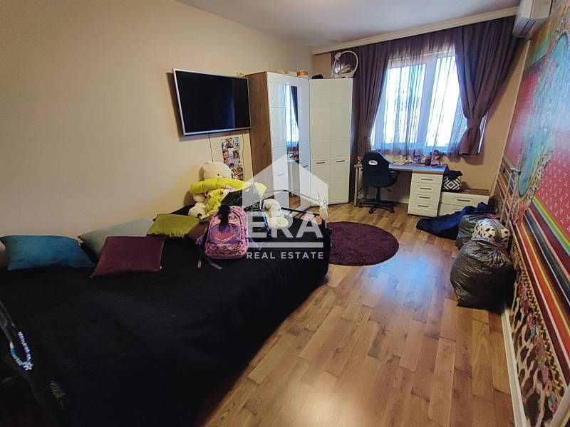Продава се Тристаен апартамент в Варна, Център - 100 кв.м за 2300 €/кв.м - Снимка #9