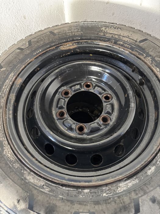 Шины с дисками металическими. Зимние , размер 195/70 R 15c.