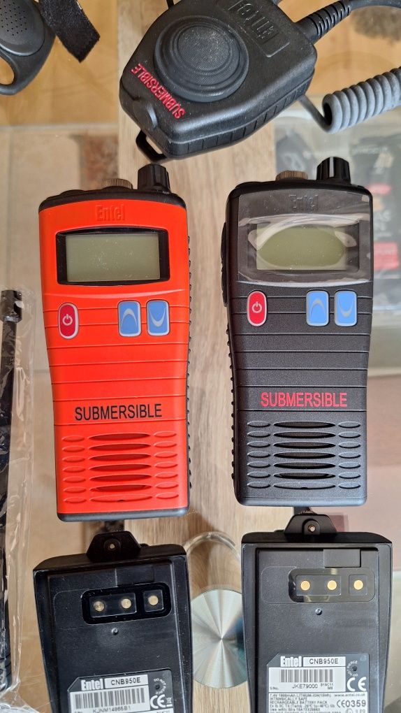 UHF Entel HT783M submersible 2 бр.радиостанции