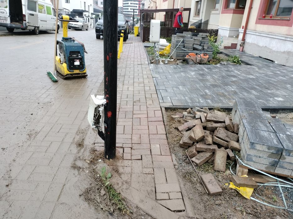 Executam pavaje borduri terasamente parcări industriale stații peco!