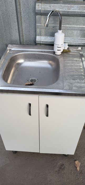 Раковина со сместителем