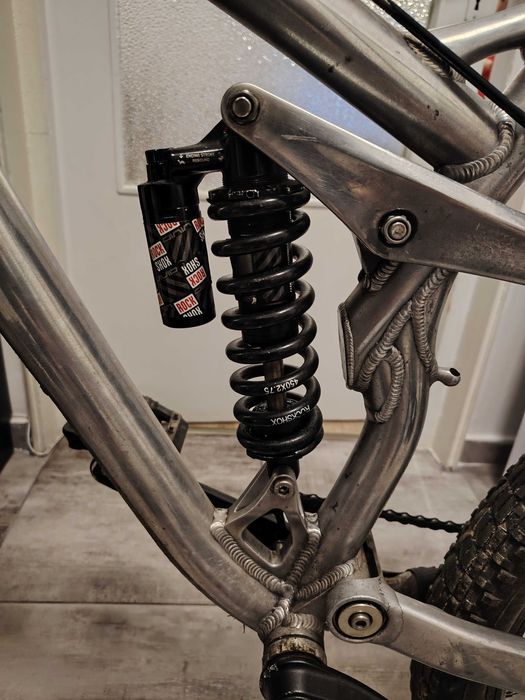 Bicicleta Downhill Ghost