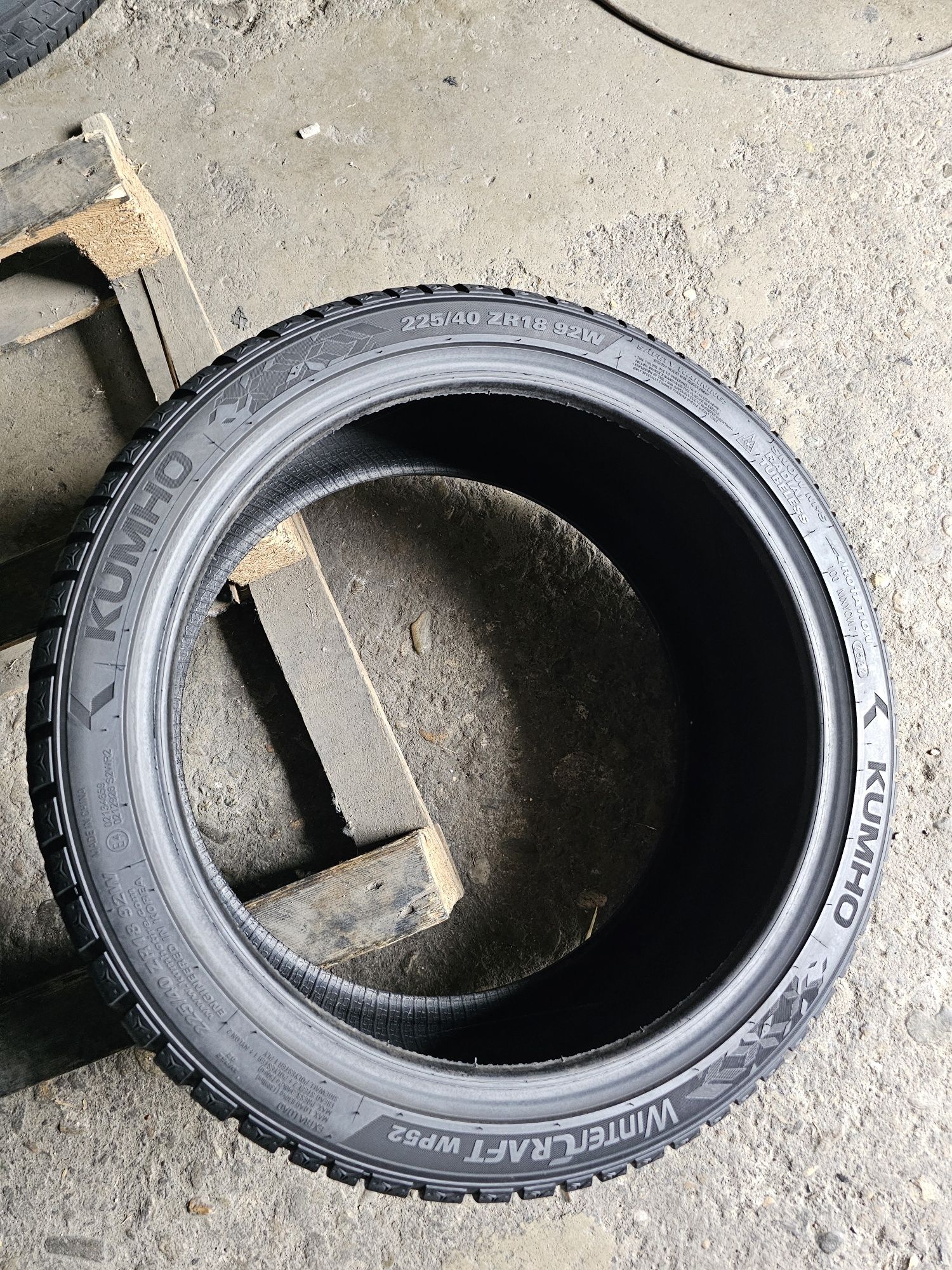 4 anvelope iarna 225 40 18 Kumho 2022