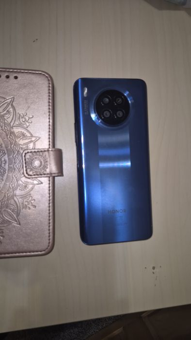 Телефон Honor 50 lite