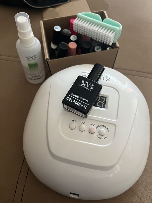 Продавам UV лампа на “sun” .