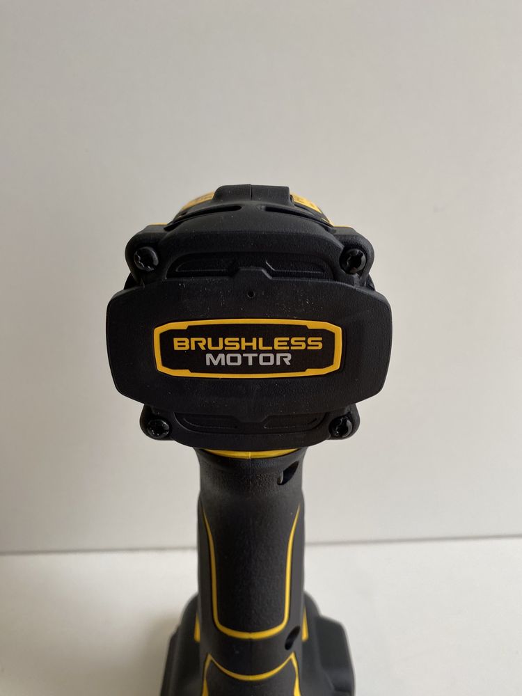 Импакт / Винтоверт DeWALT Atomic DCF850N 18V 205Nm Brushless