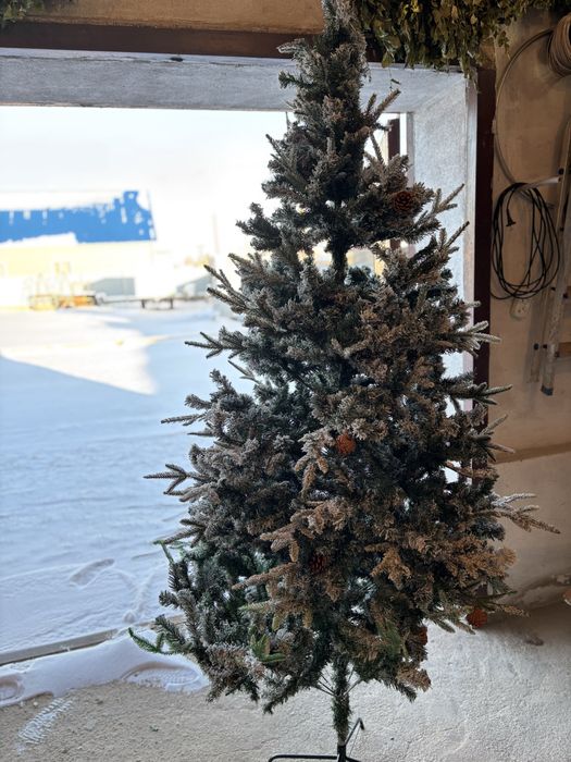 Елка искуственная