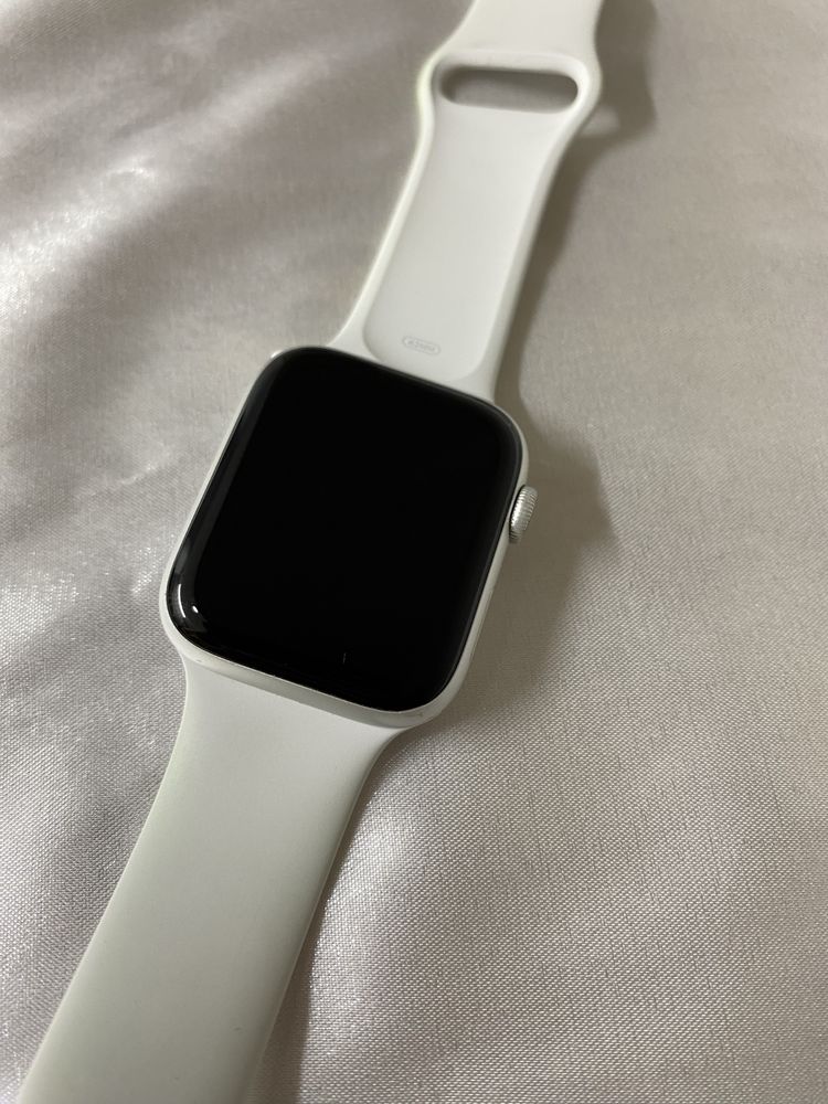 Apple Watch Series 4 44мм (Актау 6)