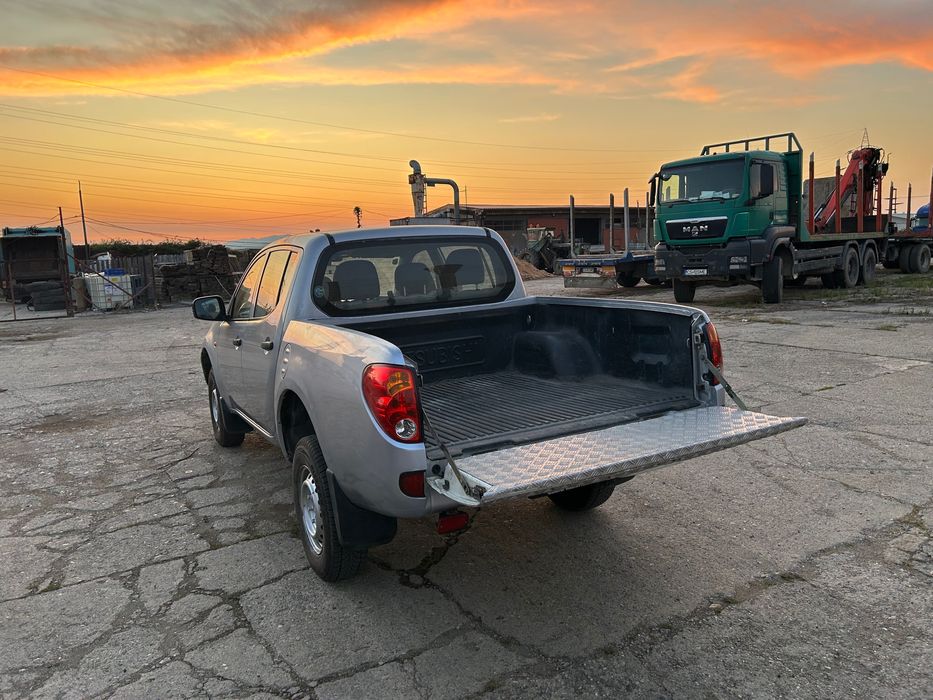 Mitsubishi L 200 2,5 Diesel 4x4 CLIMA  162000 km 2007