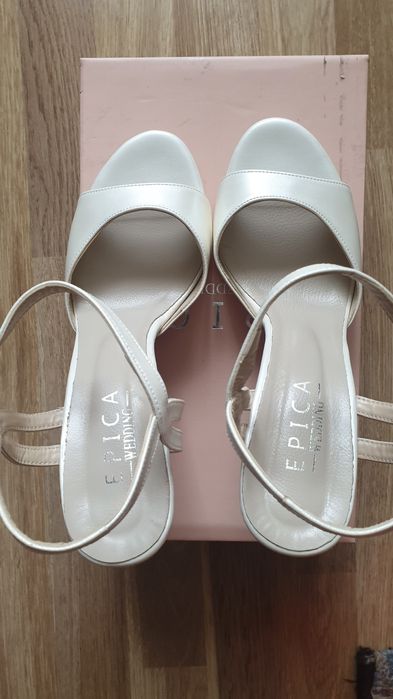Epica Sandale albe din piele ecologica