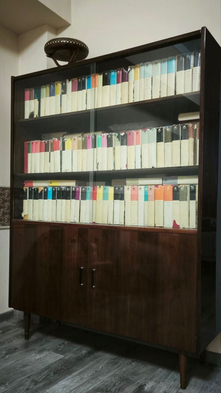 Книжный шкаф дерево