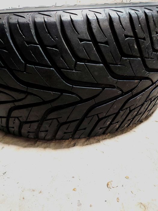 Hankook Ventus ST RH06 All-Season Tire - 275/40R20 106W