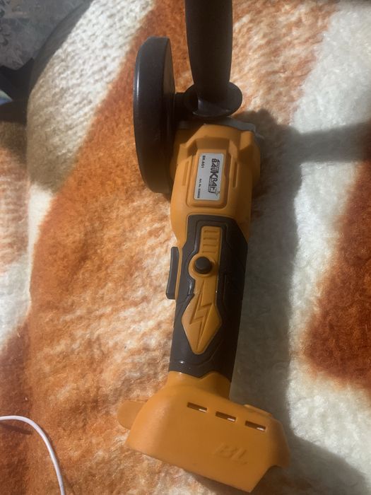 Продавам  Ъглошлайф в добро състояние