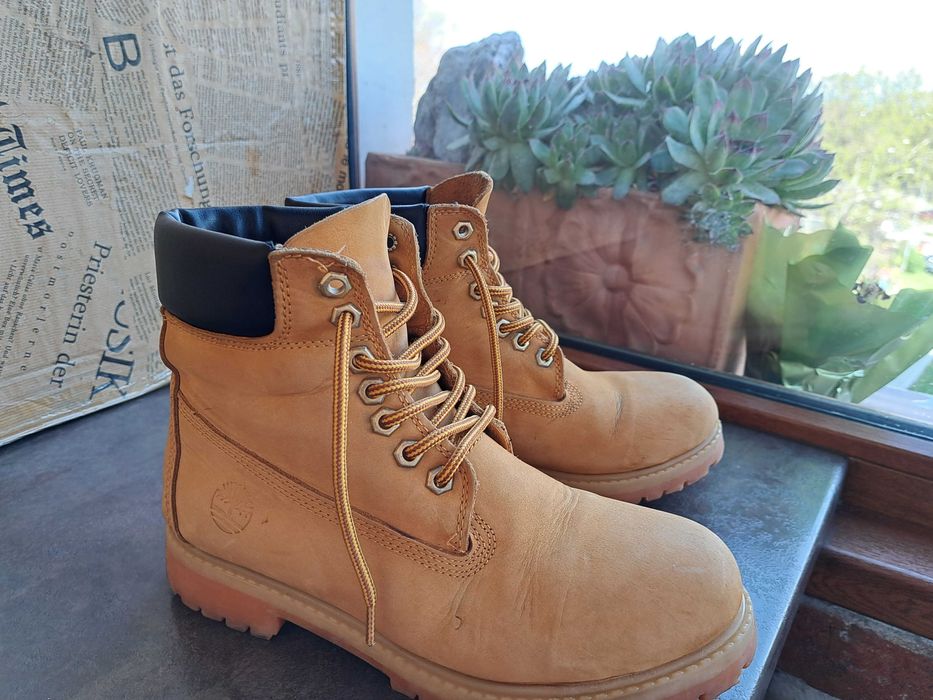 детски боти,кубинки,зимни обувки номер 39 Timberland,за момче