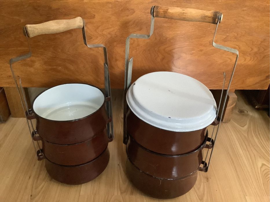 Vand vechi sticle suc, sufertas, masina mac