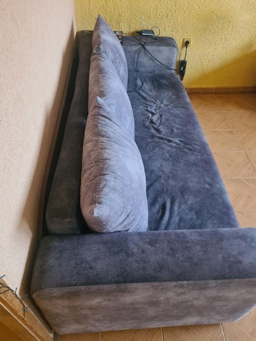 Продавам разтегателен диван