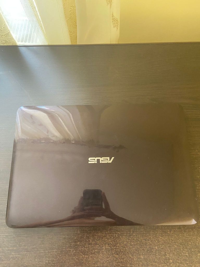 Laptop Asus aproape nou