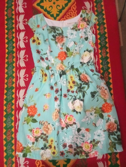 Продам платье женская