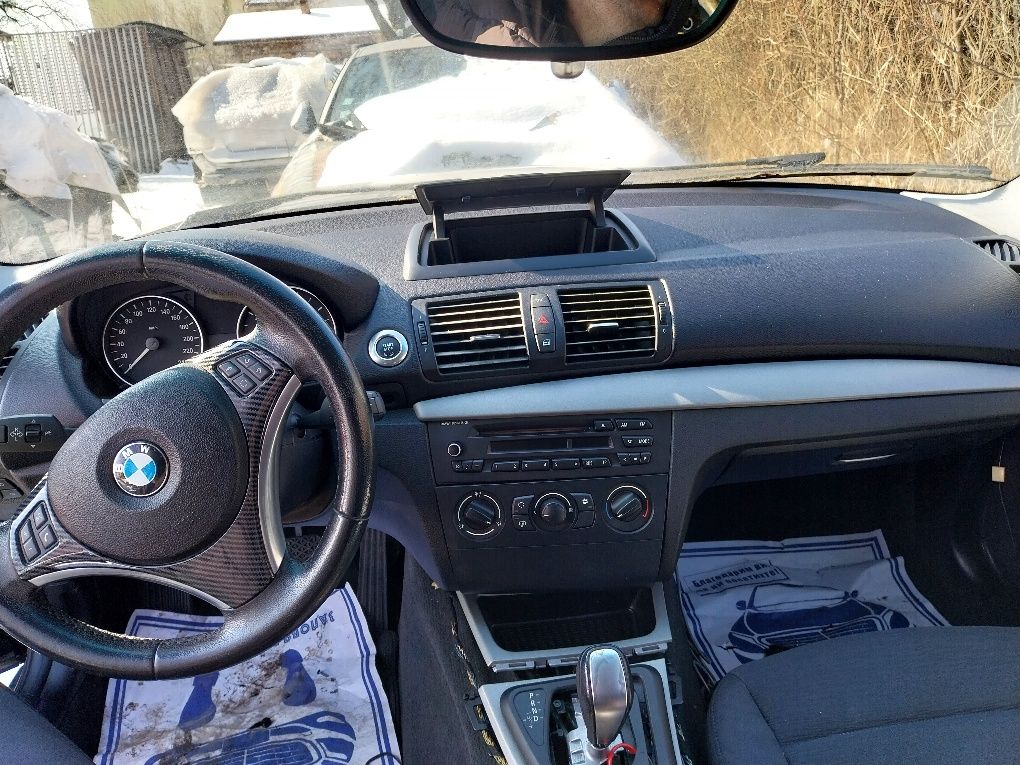 Арматурно табло черно с навигация Бмв E81 E87/Bmw E81 E87 LCI FACELIFT