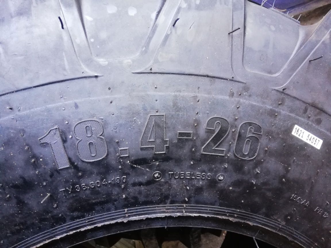 Шины на JCB. Шины на петушок. 18.4-26 Nortec
