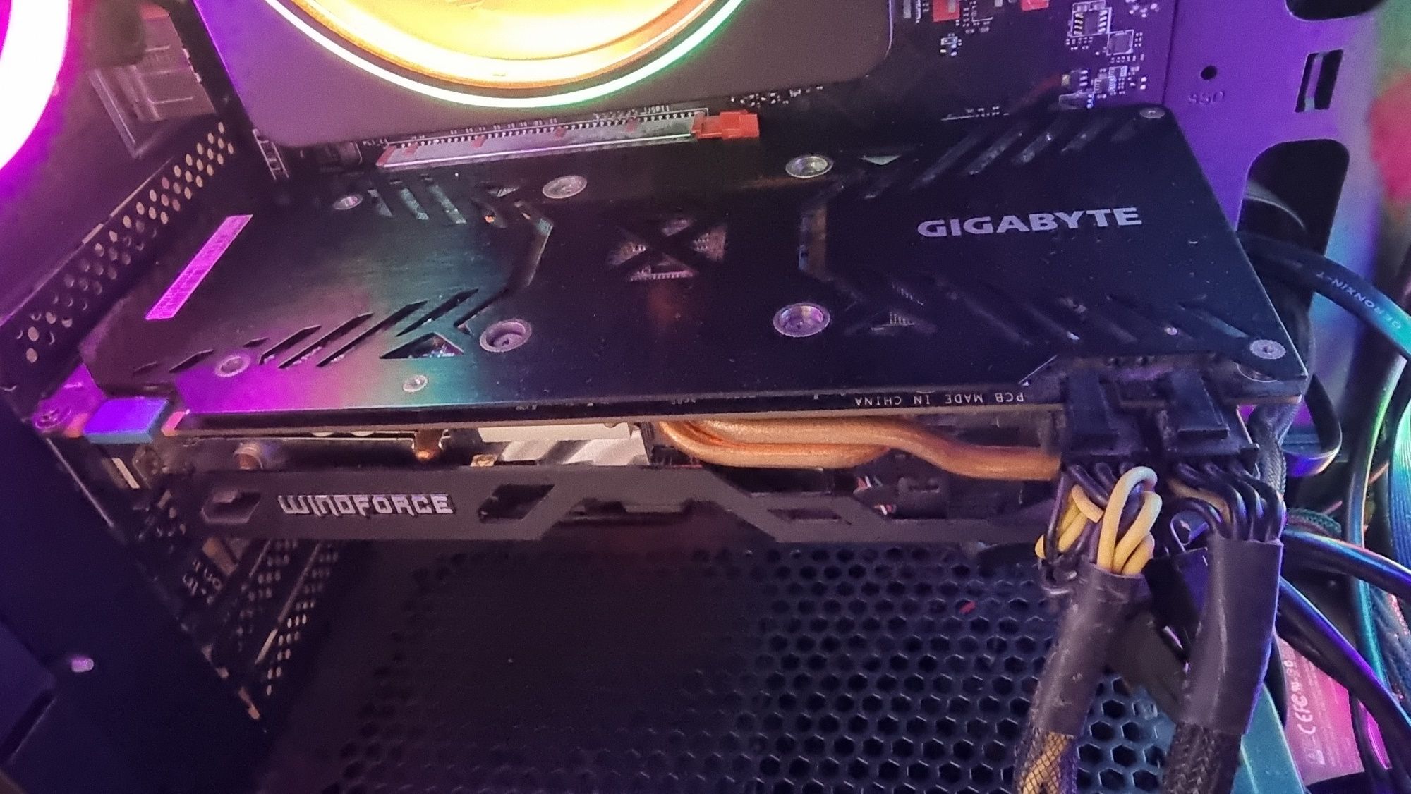 Placa video GeForce gtx 960 ediție Windforce 4 GB