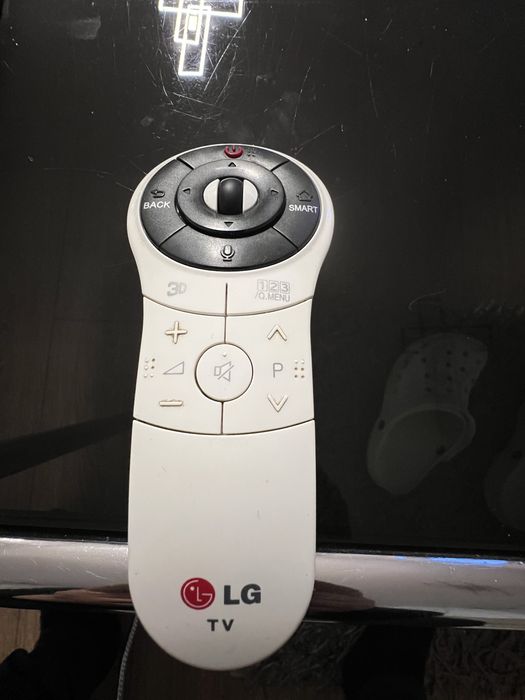 Smart tv 3d  Lg. 55 inchi alb