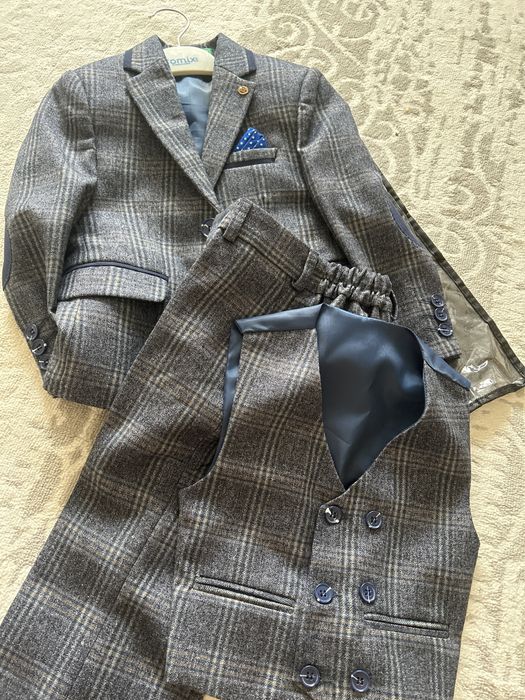 Продам костюм тройка для мальчика Турецкий костюмчик