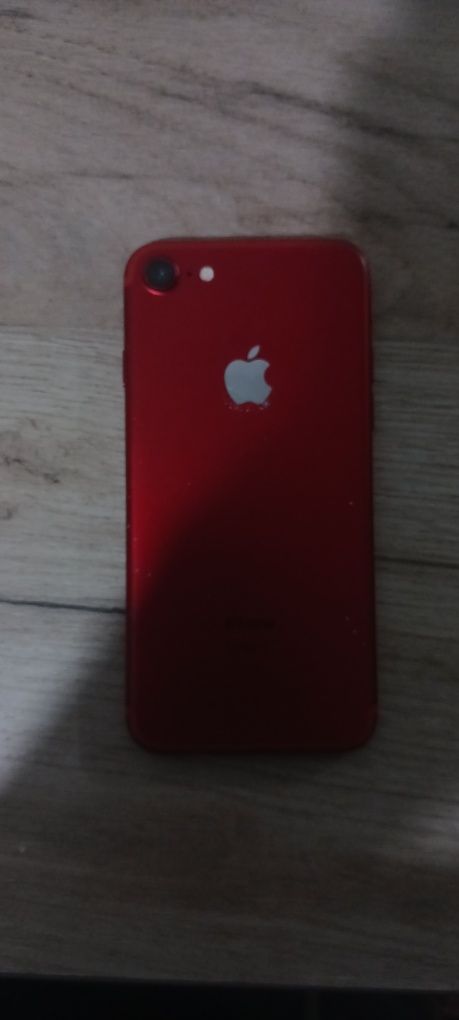 Vând iphone 7 red 128 gb