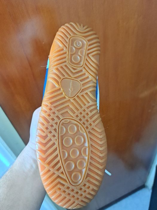 Adidasi tenis de masa