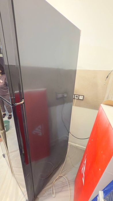 Холодильник HITACHI в идеальном состоянии