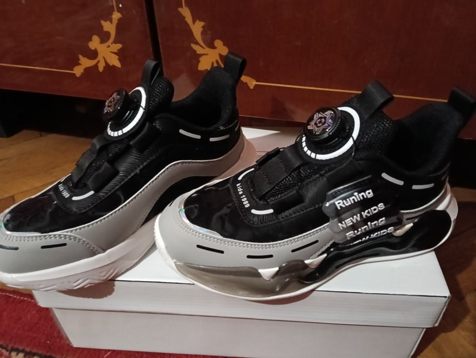 Adidași baieti Nr 34