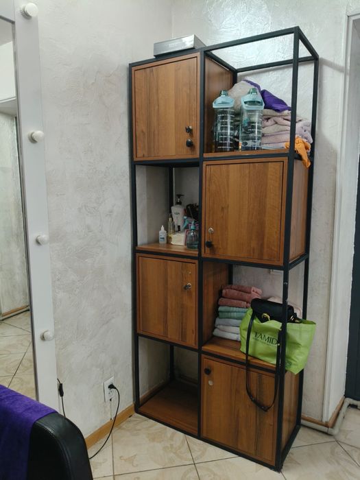 Продам шкаф для салона для офиса