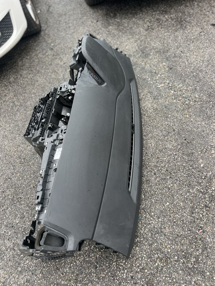 Арматурно табло с airbag за Skoda Fabia 2022-