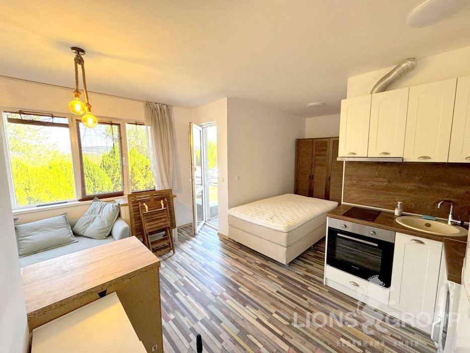 Дава се под наем Едностаен апартамент в Варна, м-т Траката - 40 кв.м за 450 € - Снимка #1