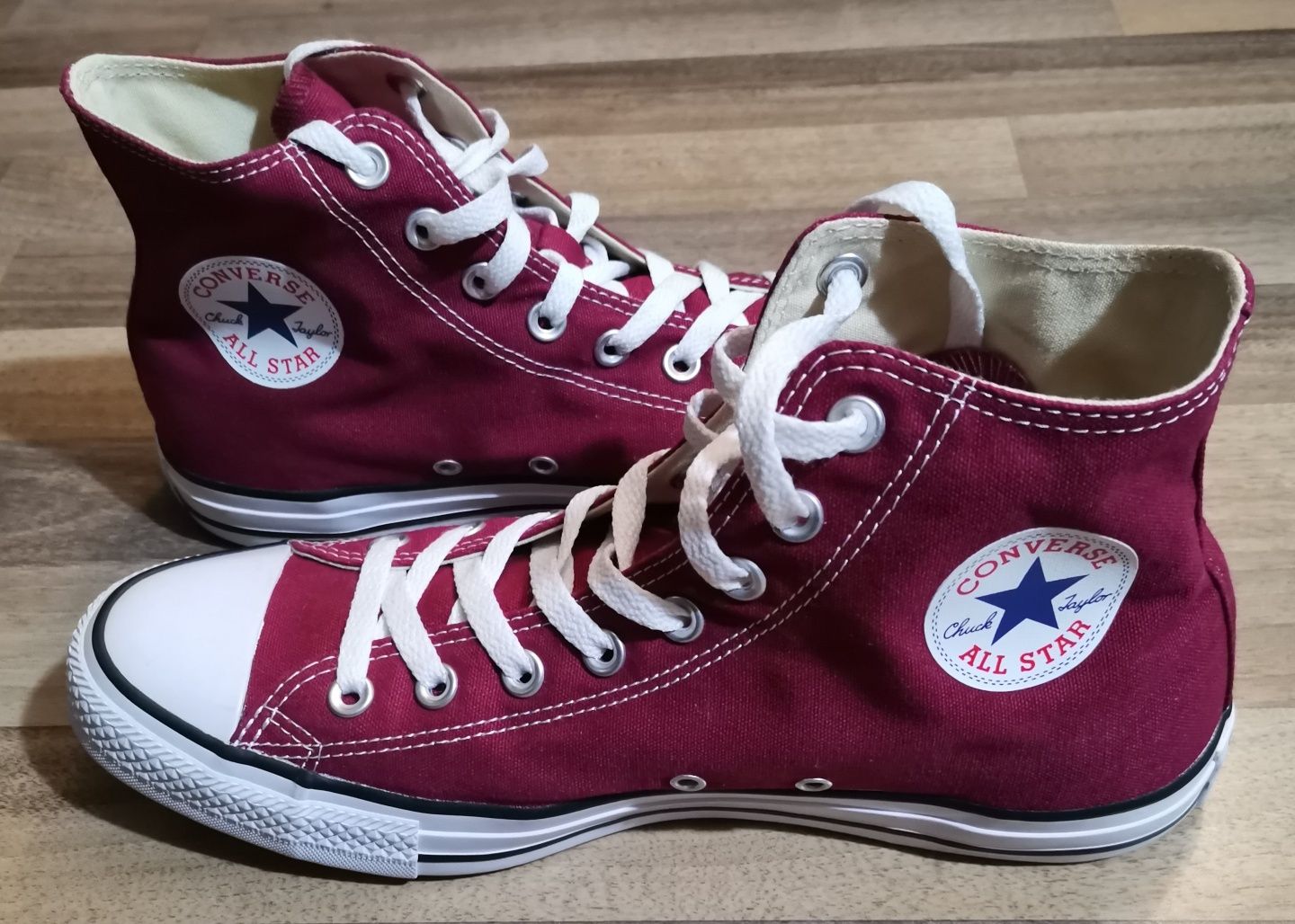 Vând urgent Converse Chuck Taylor All Star Spec