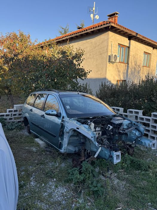 Форд Фокус 1.8 на части