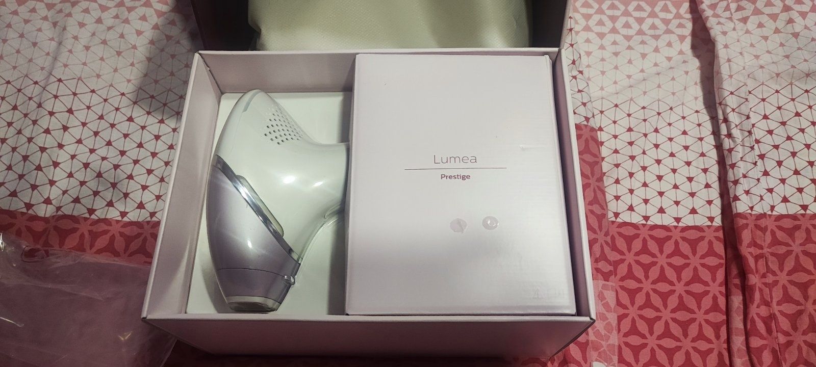 Фотоепилатор Philips Lumea