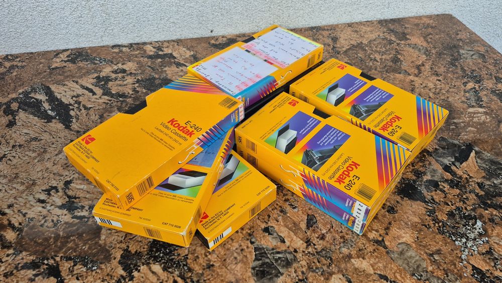 Vând 14 casete video VHS originale Kodak 240 minute. Colectie filme