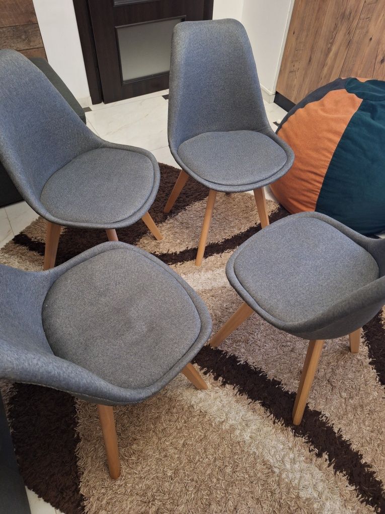 Намалям -Продавам 4ри стола в отлично състояние