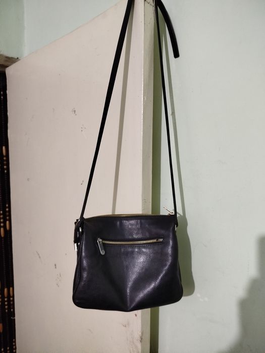 Продам женские кожаные сумки.