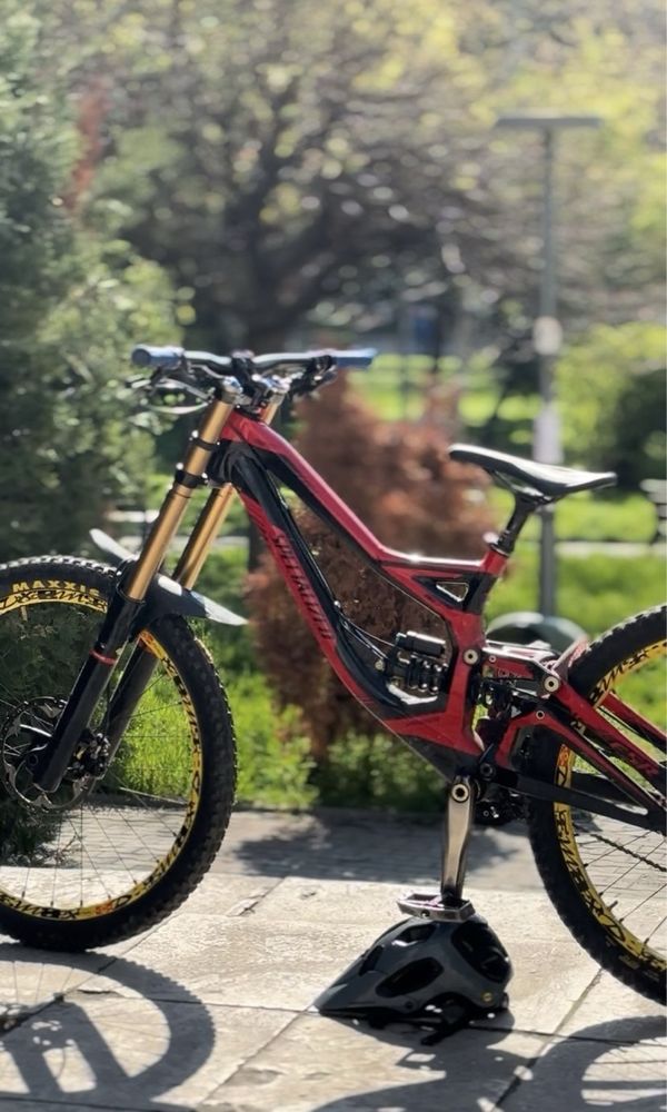 Specialized demo 8