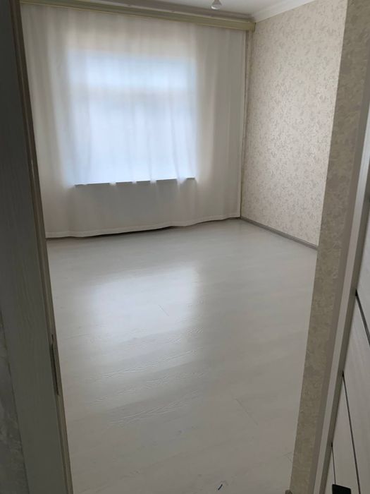 Keles raddom kochada hovli sotiladi  2.25 sotix 2 etaj 7 ta xona