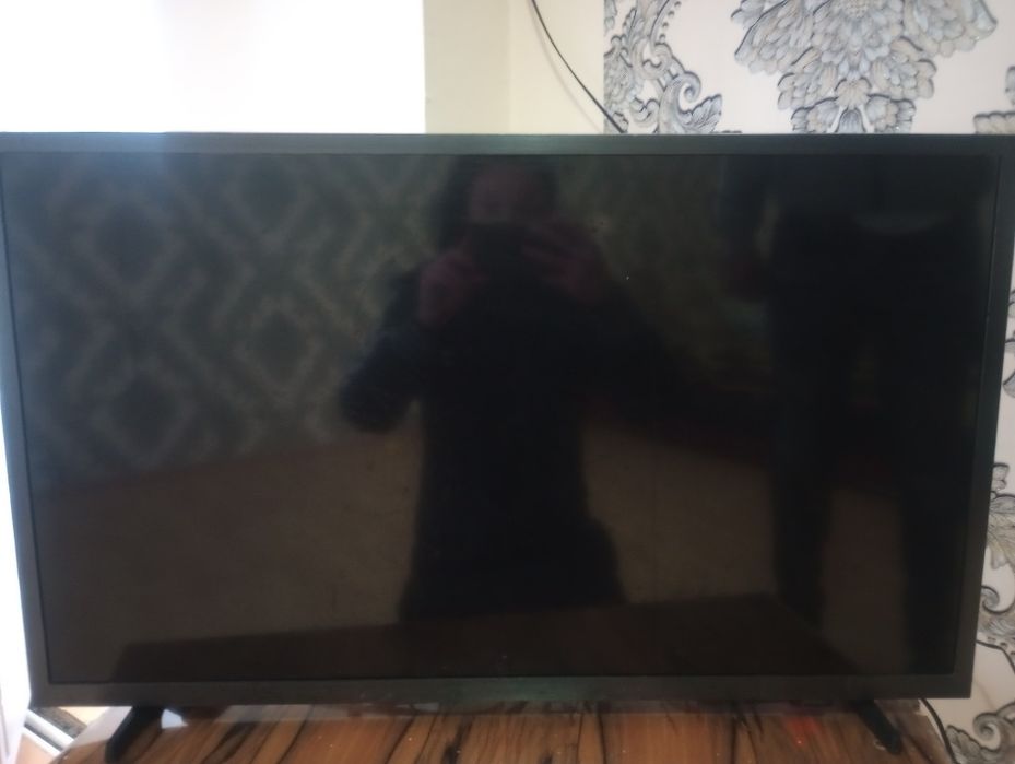 Vând tv Samsung Smart