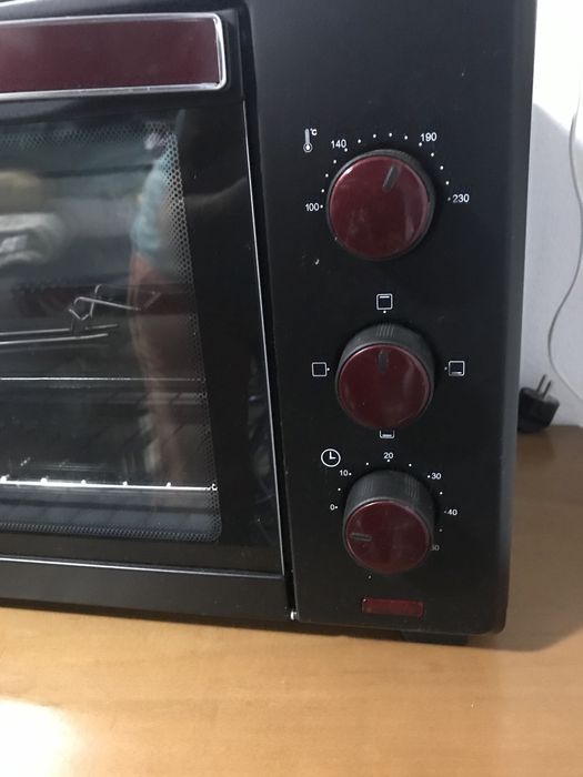 Cuptor electric practic