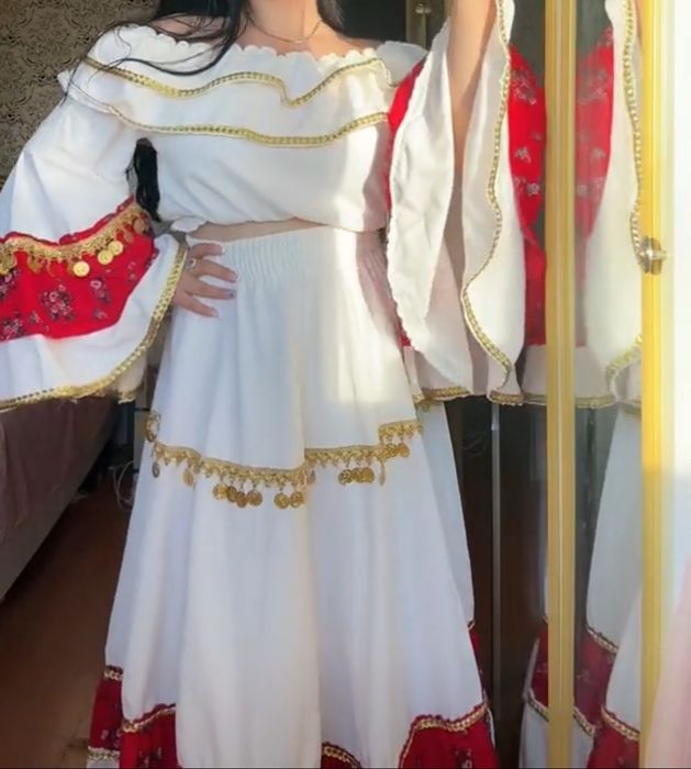Vand coatum gipsy traditional facut la croitoreasa cu detalii aurii