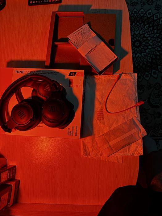 JBL TUNE 770NC в продаже