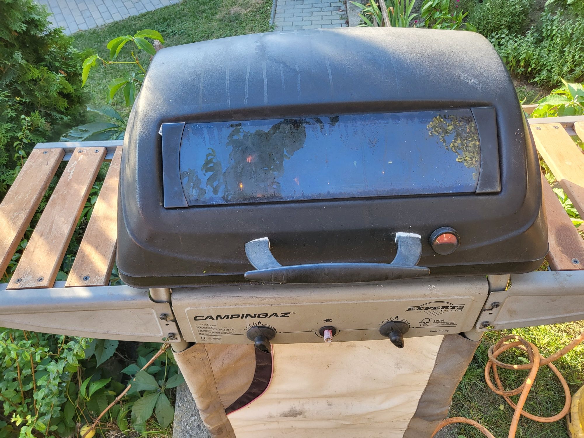 V Grill,gratar  pe gaz,in stare perfecta de functionare
