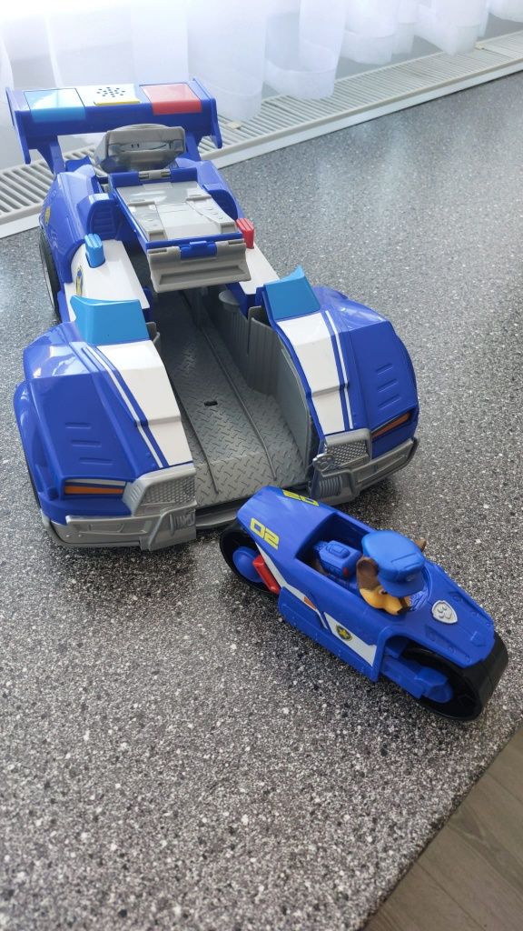 Vând mașina de poliție Paw Patrol Chase