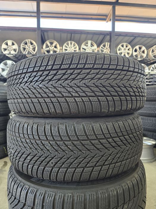 2 Броя 215/55/17 Goodyear 7mm 24dot