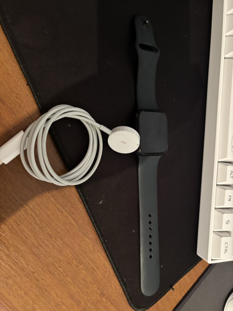 Apple watch SE 2 с Зарядно